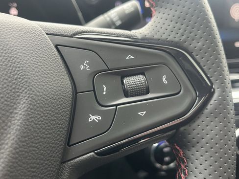 Used 2024 Chevrolet Trax RS w/ Sunroof Package image 26