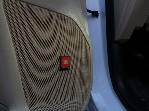 Used 2016 Toyota Highlander Limited image 14