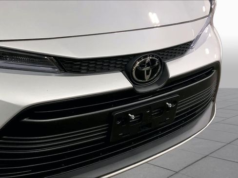 Used 2026 Toyota Corolla LE FWD image 30