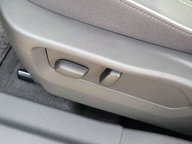 Used 2023 Buick Envision Avenir AWD/4WD image 11