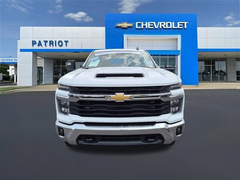 Used 2025 Chevrolet Silverado 2500 LT w/ Convenience Package AWD/4WD image 5