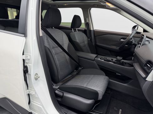 Used 2023 Nissan Rogue SV image 23