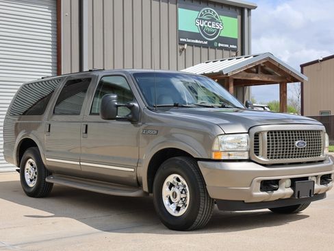 Used 2003 Ford Excursion Limited image 1