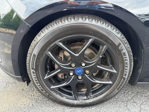 Used 2016 Ford Focus SE w/ Equipment Group 201A FWD image 15