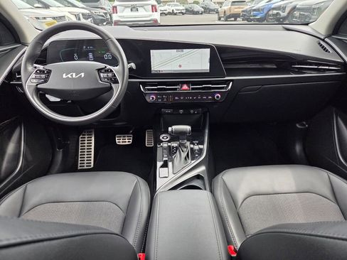 Used 2023 Kia Niro EX Touring FWD image 12