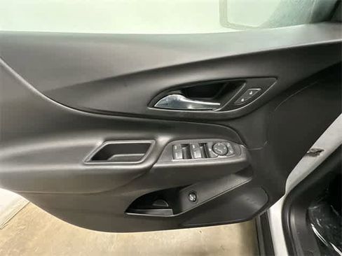 Used 2019 Chevrolet Equinox LT image 17