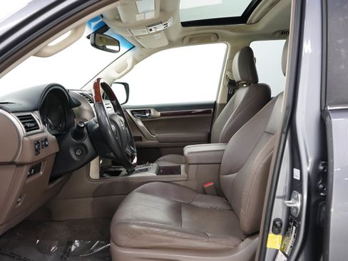 Used 2018 Lexus GX 460 Premium w/ Premium Package AWD/4WD image 25