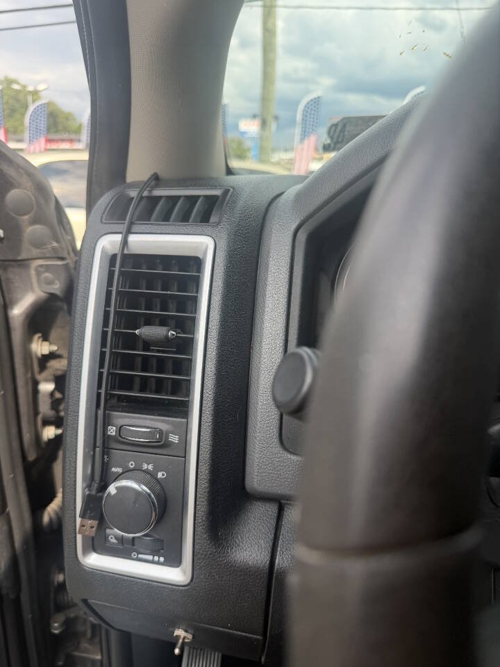 Used 2015 RAM 3500 SLT AWD/4WD image 9