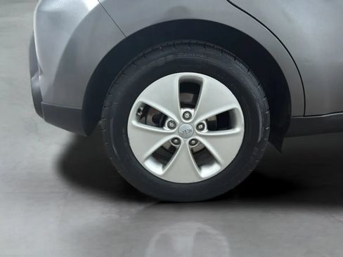 Used 2015 Kia Soul FWD image 25