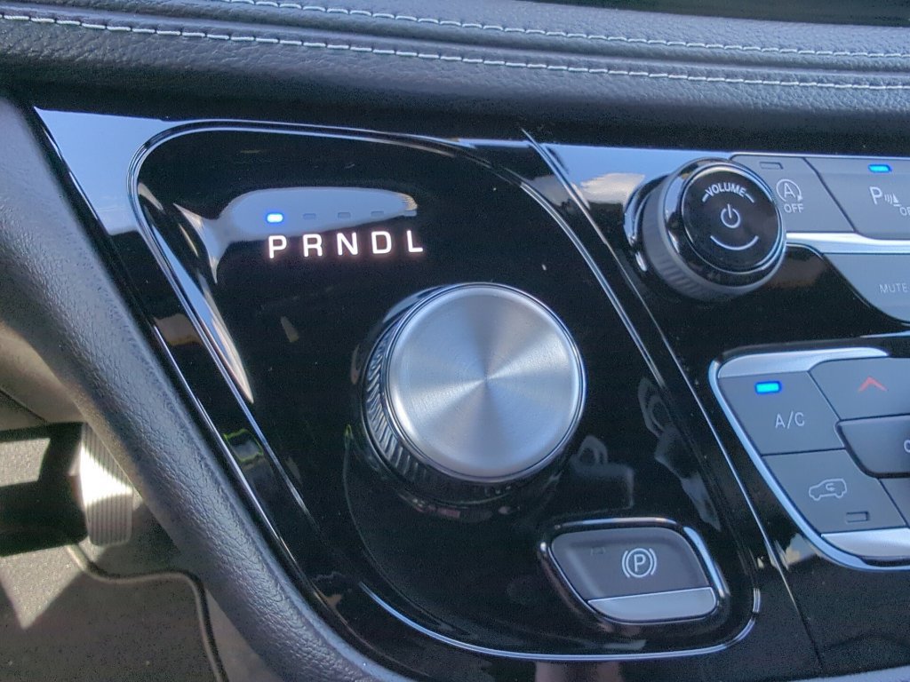 New 2027 Chrysler Pacifica Select AWD/4WD image 25