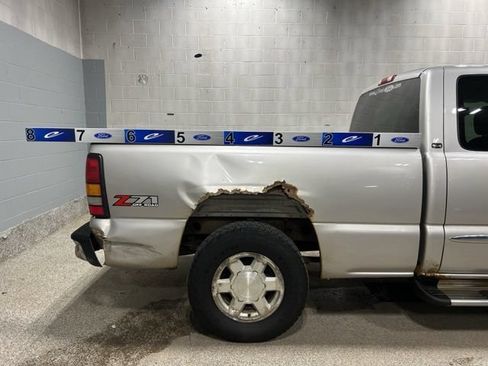 Used 2004 GMC Sierra 1500 SLE w/ Light Duty Power Package AWD/4WD image 30