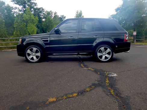 Used 2011 Land Rover Range Rover Sport HSE AWD/4WD image 16