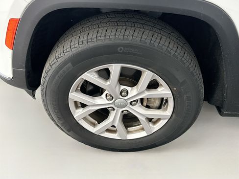 Used 2022 Jeep Grand Cherokee L Limited AWD/4WD image 11