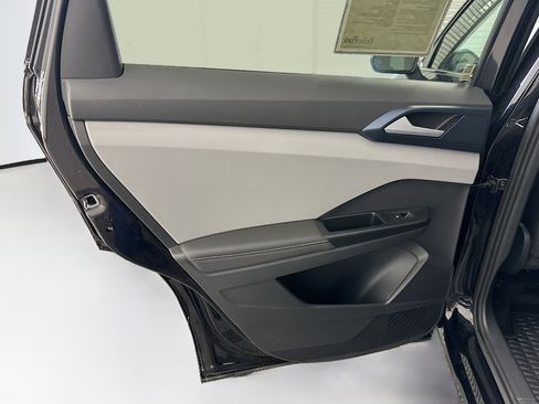 Used 2024 Volkswagen Taos SE w/ Panoramic Sunroof Package image 28