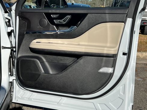 New 2026 Lincoln Corsair Premiere image 7