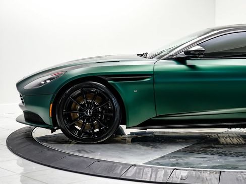 Used 2020 Aston Martin DB11 AMR RWD image 15