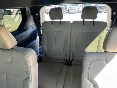 Used 2023 Jeep Grand Cherokee L Limited w/ Luxury Tech Group II image 30