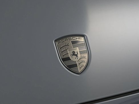 Certified 2025 Porsche Cayenne Turbo AWD/4WD image 13