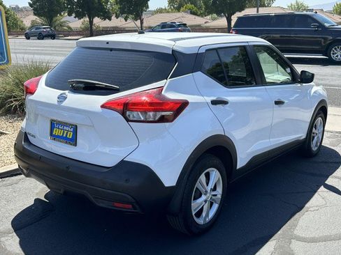 Used 2020 Nissan Kicks S FWD image 3