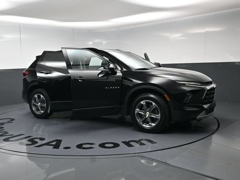Used 2024 Chevrolet Blazer LT w/ Convenience Package FWD image 24