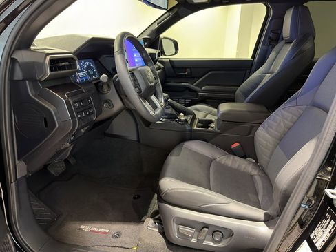 Used 2025 Toyota 4Runner TRD Off-Road Premium image 14