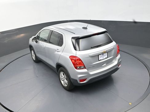 Used 2017 Chevrolet Trax LS w/ Fleet Convenience Package AWD/4WD image 17