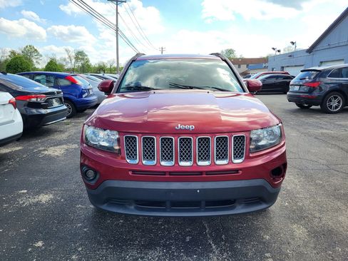 Used 2017 Jeep Compass Latitude FWD image 2