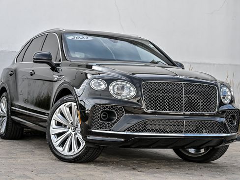 Used 2023 Bentley Bentayga Plug-In Hybrid AWD/4WD image 1