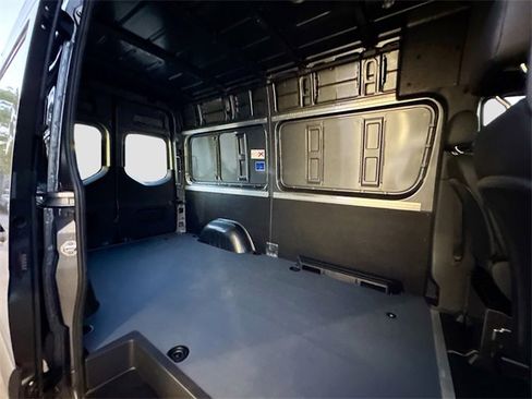 Used 2025 Mercedes-Benz Sprinter 2500 image 26