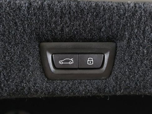 Used 2023 BMW 760i xDrive w/ Parking Assistance Package image 60