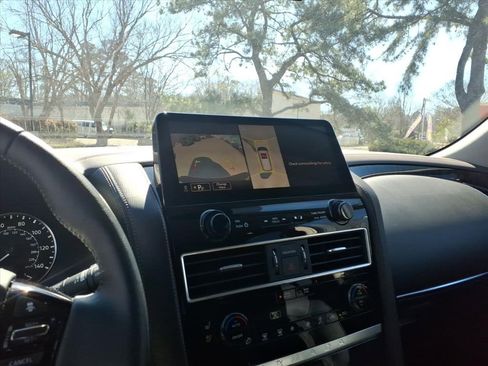 Used 2024 Nissan Armada Platinum w/ Captain's Chairs Package image 16