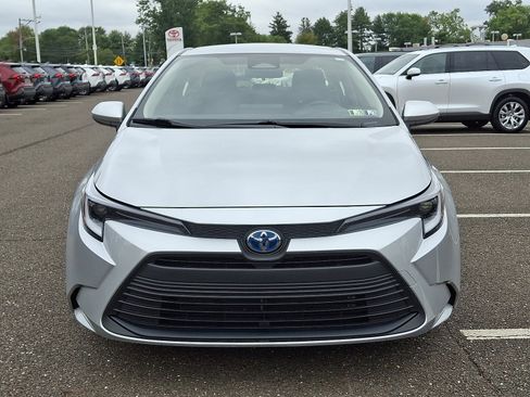 Certified 2025 Toyota Corolla LE image 2