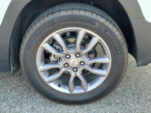 Used 2024 GMC Terrain SLT w/ Tech Package FWD image 6