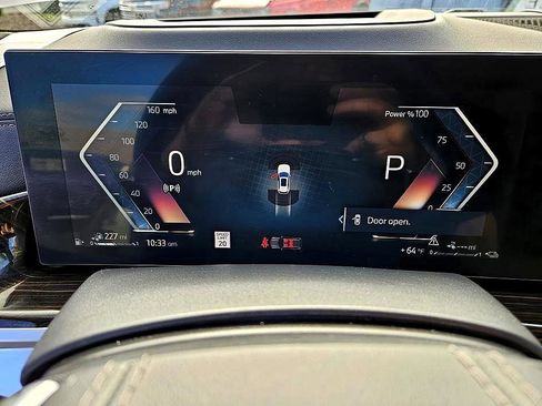 Used 2024 BMW X5 xDrive50e image 28