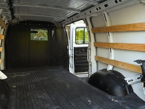 Used 2024 GMC Savana 2500 Work Van w/ Driver Convenience Package image 31