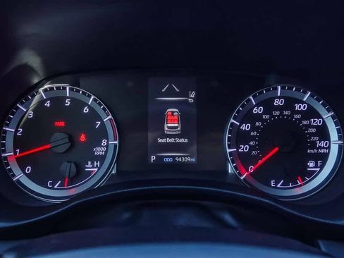 Used 2021 Toyota Highlander LE image 23