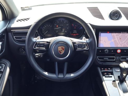 Certified 2026 Porsche Macan AWD/4WD image 15