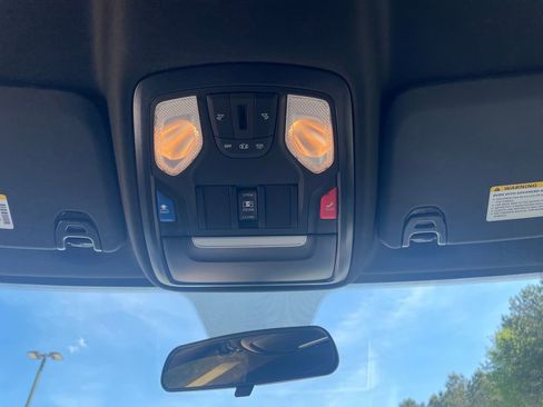 Used 2024 RAM 2500 Tradesman w/ Chrome Appearance Group image 21