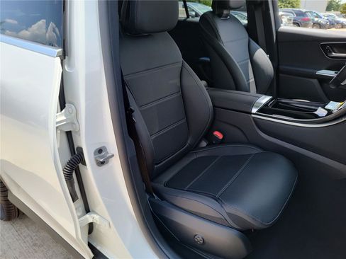 New 2025 Mercedes-Benz GLC 300 image 12