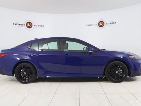 Used 2025 Toyota Camry SE image 2