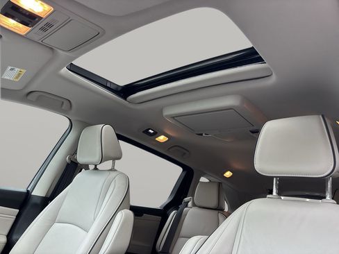 Used 2025 Honda Odyssey Touring image 17