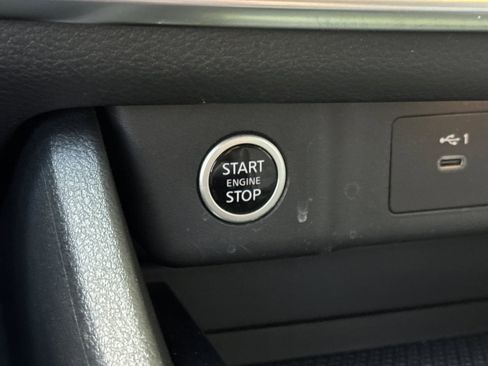 Certified 2022 Nissan Rogue SV image 25