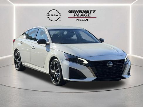 Used 2024 Nissan Altima 2.5 SR FWD image 26
