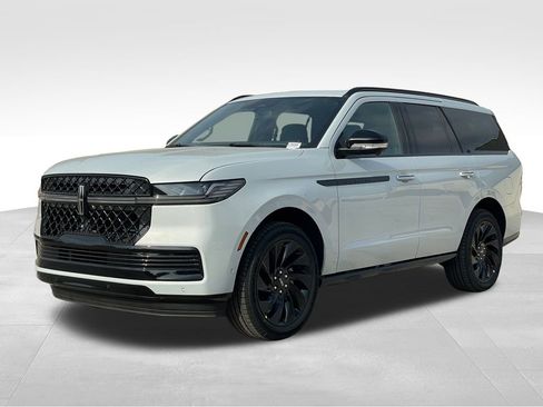 New 2025 Lincoln Navigator Reserve w/ Jet Appearance Package image 1