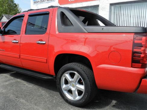 Used 2011 Chevrolet Avalanche LS w/ Regional Value Package image 8