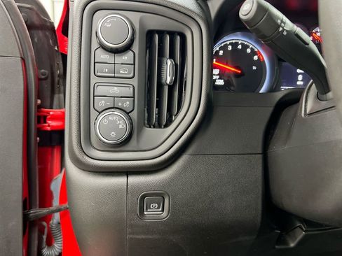 Used 2022 Chevrolet Silverado 1500 Custom AWD/4WD image 18