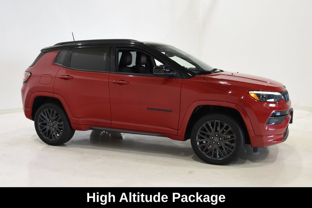Used 2023 Jeep Compass High Altitude AWD/4WD image 3