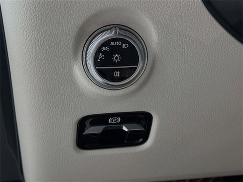 Certified 2025 Mercedes-Benz C 300 Sedan image 10