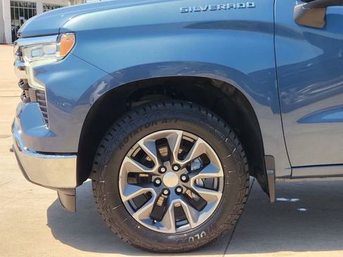 Used 2024 Chevrolet Silverado 1500 LT AWD/4WD image 8