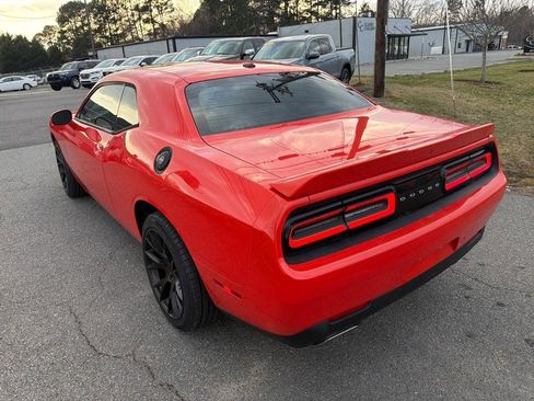 Used 2020 Dodge Challenger SXT image 10